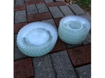 Set Of Scalloped Edge Glass Plates, 9' And 7'