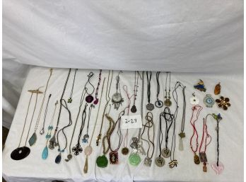 Pendant Necklace Style Costume Jewelry Lot #2-27