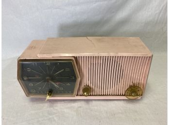 Vintage Mid-century RCA Radio