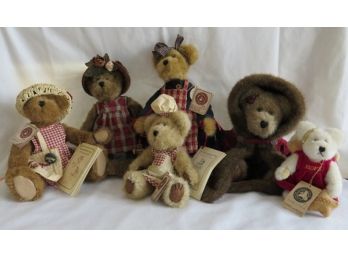 Adorable Group Of Vintage Boyd's Bears