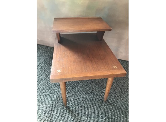 Mid-century American Of Martinsville Double Tier End Table