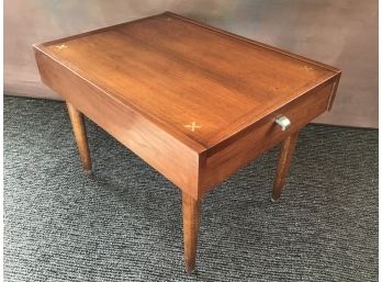 Mid-century American Of Martinsville Side Table With Drawer