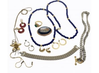 Goldtone And Silvertone Jewelry Collection - 10 Pieces