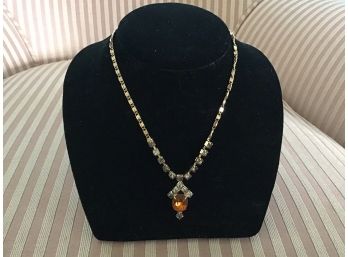 Vintage Gold Tone And Rhinestone Necklace