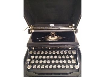 Clean As A Whistle Royal Cased Typewriter W Original Paperwork