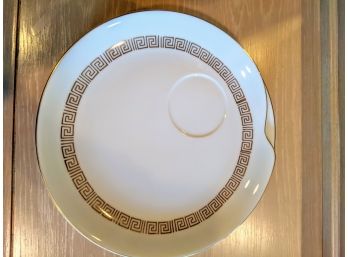 8 Gold And White Dinner Plates By Renaissance Greek Key Design With Saucers