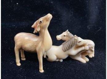 Hand Carved Netsuke? Figure Japanese? Horse Group And Deer - Signed