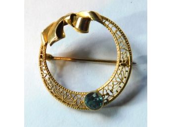 Absolutely Beautiful Gold Tone Pin With Blue Stone