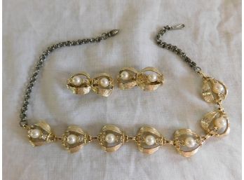 Vintage Necklace & Matching Earrings SSet, Gold Tone With Faux Pearls & Rhinestones