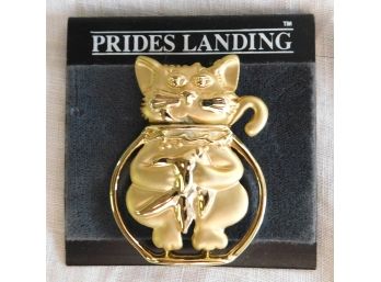 Unused 'PRIDES LANDING' CAT PIN On Card