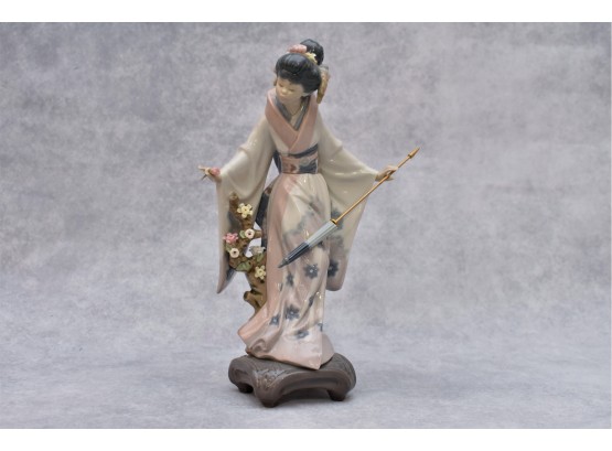 Lladro 'Japonesita Con Sombrilla' Figurine No 1.451