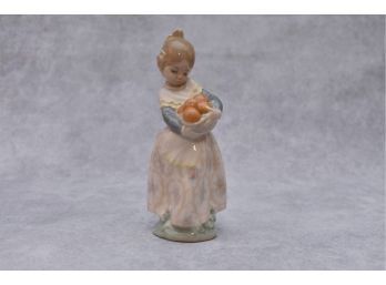 Lladro 'Valencian Girl With Basket Of Oranges' Figurine No 4841