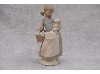 Lladro'Girl With Lamb' Figurine #4535