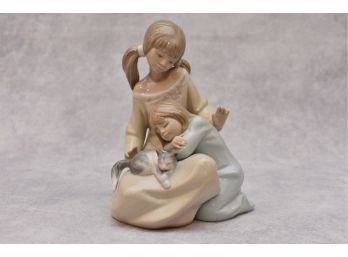 Lladro 'Little Sister' Figurine No 1534