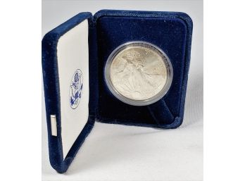 2000 1 Oz  .999 US Silver Eagle In Mint Case