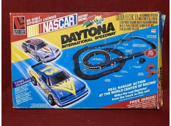 Daytona International Speedway Slot Car Set