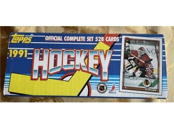 Topps 1991 Complete Set Of 528 Hockey Cards.