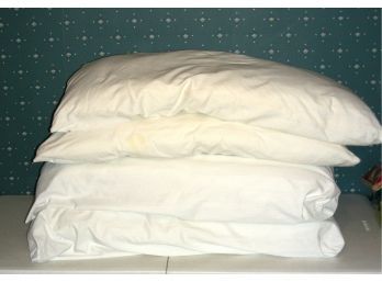 Lot Of 4 King Size Bed Pillows