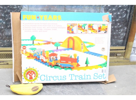 Vintage Circus Train Set And Bananagrams Game