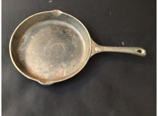 9-1/2 Frying Pan Possibly Cast Iron  Or Cast Aluminum Imusa
