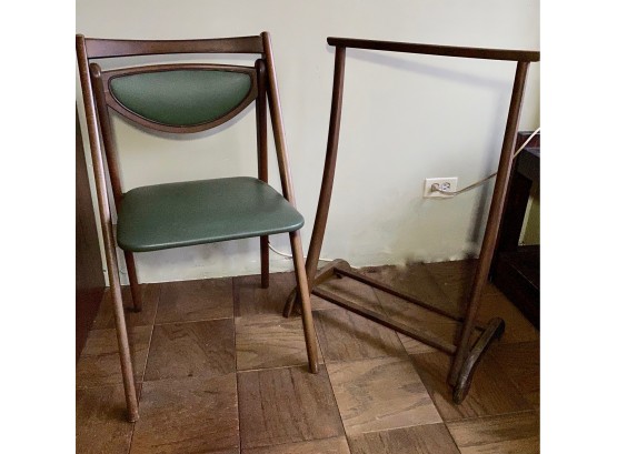 Vintage Stakmore Wood Folding Chair And Folding Valet