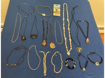 19 Necklaces & Chokers 1 Signed Tiffany And Company