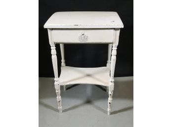Cute Vintage White Distressed Side Table - Old Chippy Paint - Shabby Chic Stand - GREAT SIZE !