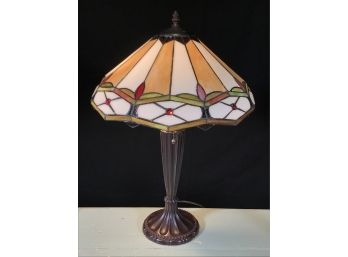 Beautiful TIFFANY STUDIOS Style Table Lamp - Works Perfectly - Great Design & Colors