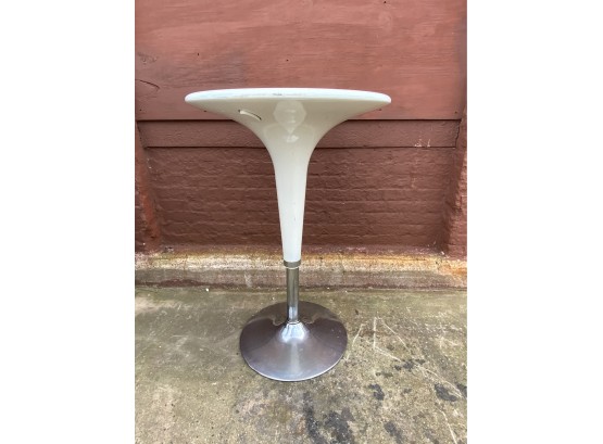 Round Tulip Lift Top Table