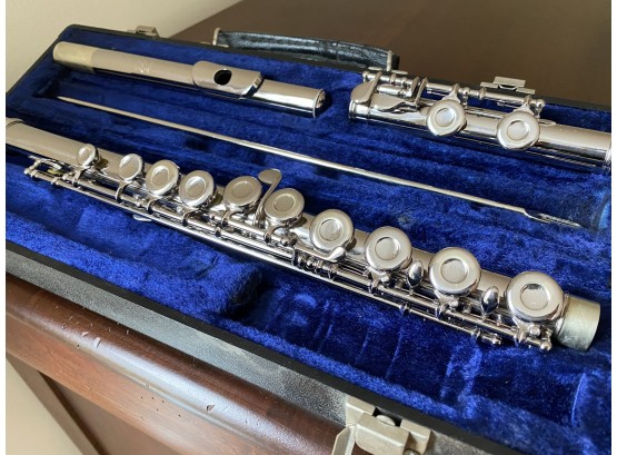 Classic Gemeinhardt Flute And Velvet Lined Carrying Case