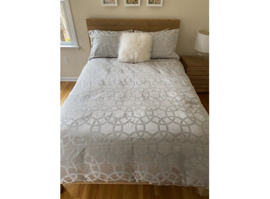 Silk Duvet Cover With Shams And Accent Pillows