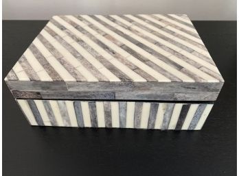 Decorative Mosaic Box With 7 Geode Stone Coasters