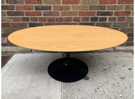 Eero Saarinen For Knoll Pedestal Coffee Table