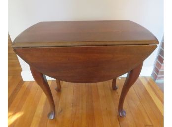 Queen Anne Side Dropleaf Table