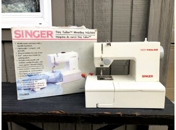 Vintage Singer Tiny Tailor Sewing Machine TT600X