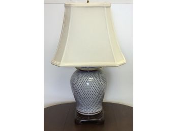 Vintage Porecelain Blue & White Fishnet Lamp, Wooden Base