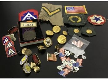 Vintage Lot If Military WWII Patches, & Buttons