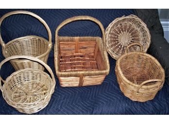 Wicker Baskets Various Sized 5 Basket Lot
