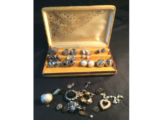 Vintage Felt Hinged Pierced Earring Jewelry Case With 10 Pairs Of Earrings More