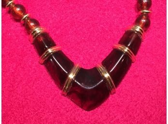 Exquisite Vintage Napier Root Beer Colored Necklace Pendant And Beads With Gold Tone Accents.