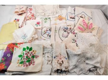 Lovely Vintage Assortment Of Linens, Table Clothes, Doilies, Crotched Napkins, Runners & More