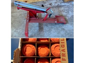 Clay Target Trap Launcher With Partial Box Of Biodegradable White Flyer Discs