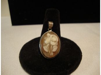 800 Silver Flower Cameo Pendent 1'
