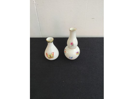 2 Small Signed Vase