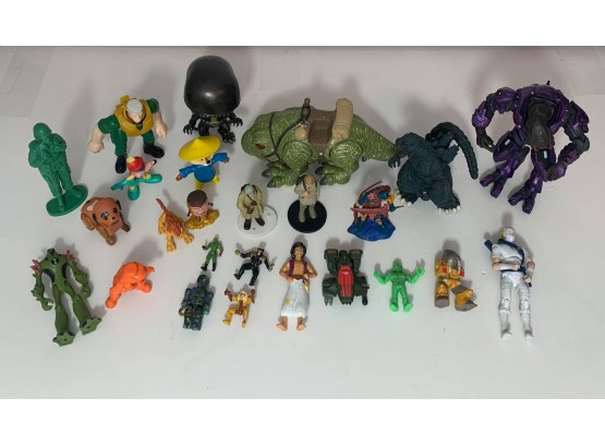 Mixed Lot Of Vintage And Modern Action Figure