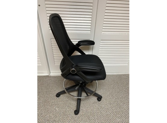 Swivel  Adjustable Black Desk Chair On Wheels