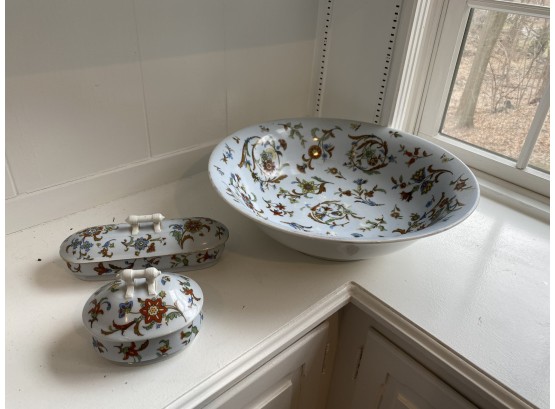 Three Pieces Ceramic  Wash Stand Items