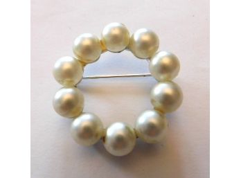 Faux Pearl Round Pin