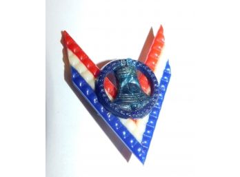 Red White & Blue VICTORY PIN, Patriotic