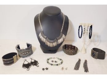 Great Assortment Of Ladies Boutique Bracelets, Stella & Dot Necklace, Earrings & More